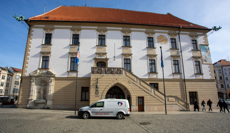 FOTOGALERIE: Prostory olomoucké radnice se na den proměnily na transfuzní stanici pro dárce krve
