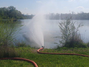 FOTOGALERIE: Likvidace benzenové katastrofy pokračuje, zásah na Hranicku je mimořádně náročný