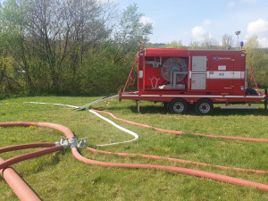 FOTOGALERIE: Likvidace benzenové katastrofy pokračuje, zásah na Hranicku je mimořádně náročný