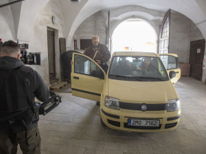 FOTOGALERIE: V centru Olomouce se natáčely kaskadérské scény filmu Když se zhasne