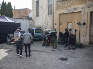 FOTOGALERIE: V centru Olomouce se natáčely kaskadérské scény filmu Když se zhasne