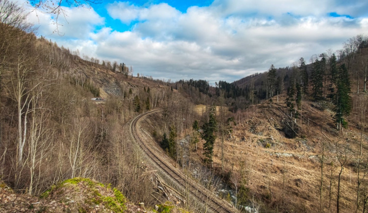 FOTOGALERIE: Nenáročný okruh s vyhlídkou na skalním útvaru Malý Rabštýn