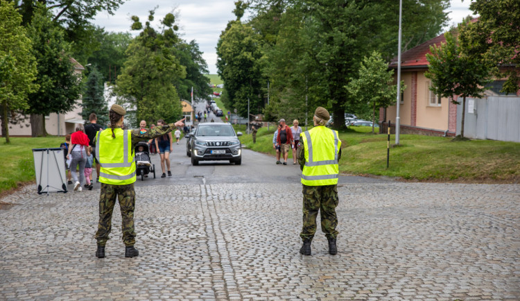FOTOGALERIE: Den otevřených dveří v armádním areálu v Přáslavicích nabídl akční i statické ukázky