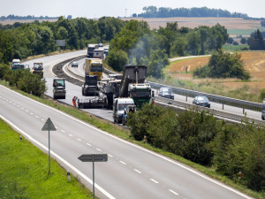 FOTOGALERIE: Rekonstrukce i nová stavba. D35 mezi Olomoucí a Litovlí prochází změnou
