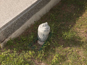 FOTOGALERIE: Pět desítek poničených hrobů na olomouckém hřbitově