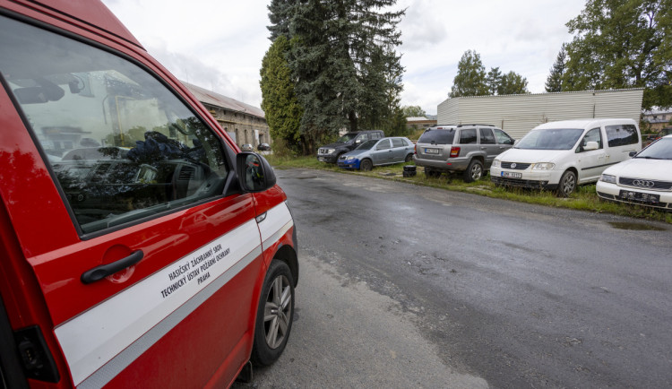 FOTOGALERIE: Masivní požár v hale. Vědci v Jeseníku testovali ocelovou stavbu