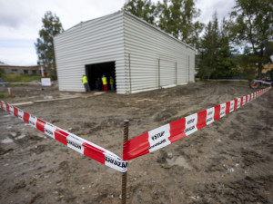 FOTOGALERIE: Masivní požár v hale. Vědci v Jeseníku testovali ocelovou stavbu