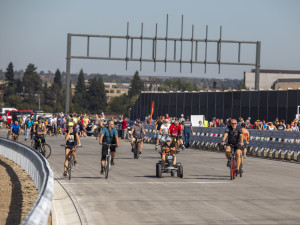 FOTOGALERIE: Davy na D1 před dokončením. Úsek u Přerova se otevřel veřejnosti