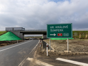 FOTOGALERIE: Nová D35 u Olomouce se otevírá do plného provozu