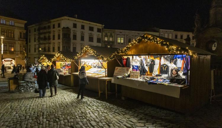FOTOGALERIE: Vánoční trhy v Olomouc zahájilo rozsvícení stromu
