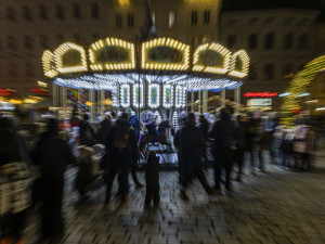 FOTOGALERIE: Vánoční trhy v Olomouc zahájilo rozsvícení stromu