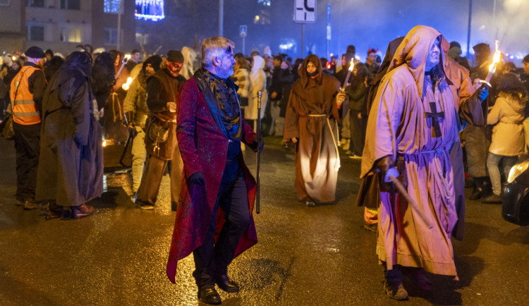 FOTOGALERIE: Mikulášský průvod v Přerově přilákal davy diváků