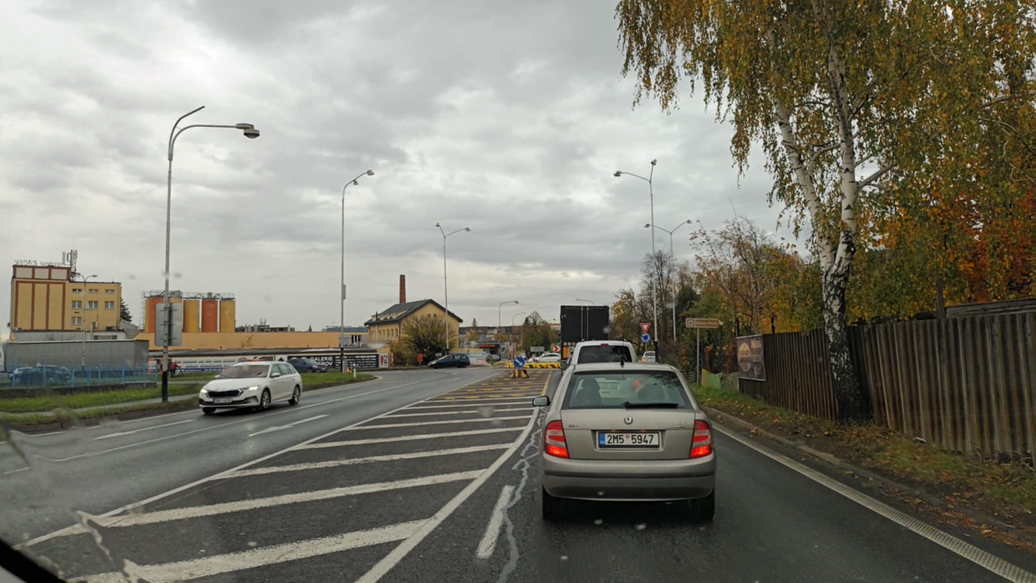 FOTOGALERIE: Před otevřením D1 byl Přerov zacpaný auty a kamiony