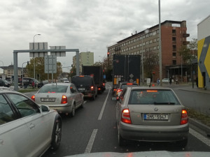 FOTOGALERIE: Před otevřením D1 byl Přerov zacpaný auty a kamiony