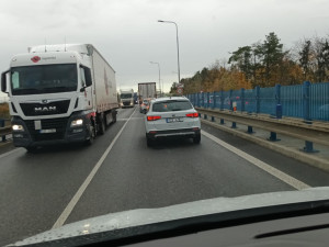 FOTOGALERIE: Před otevřením D1 byl Přerov zacpaný auty a kamiony