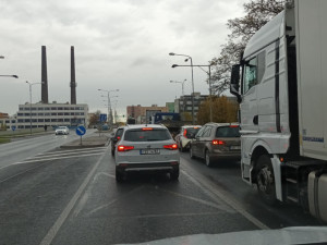 FOTOGALERIE: Před otevřením D1 byl Přerov zacpaný auty a kamiony