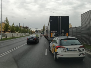 FOTOGALERIE: Před otevřením D1 byl Přerov zacpaný auty a kamiony