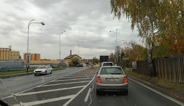 FOTOGALERIE: Před otevřením D1 byl Přerov zacpaný auty a kamiony