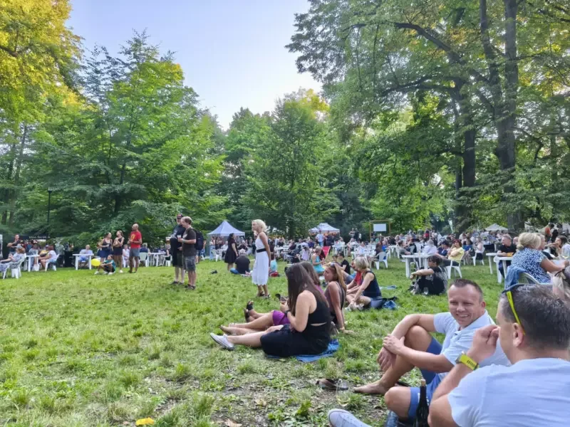 Letní vinný festival v Bezručových sadech