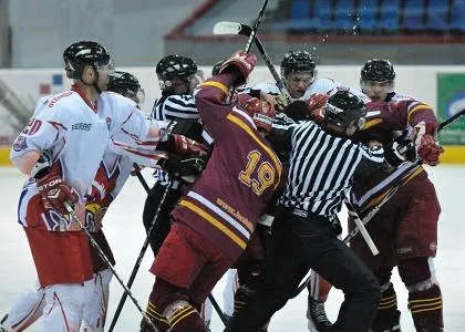 Boje mezi olomouckými kohouty a jihlavskou Duklou byly ostré. Foto: HC Olomouc