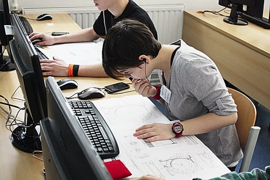 Střední průmyslová škola Ilustrační foto MMOl