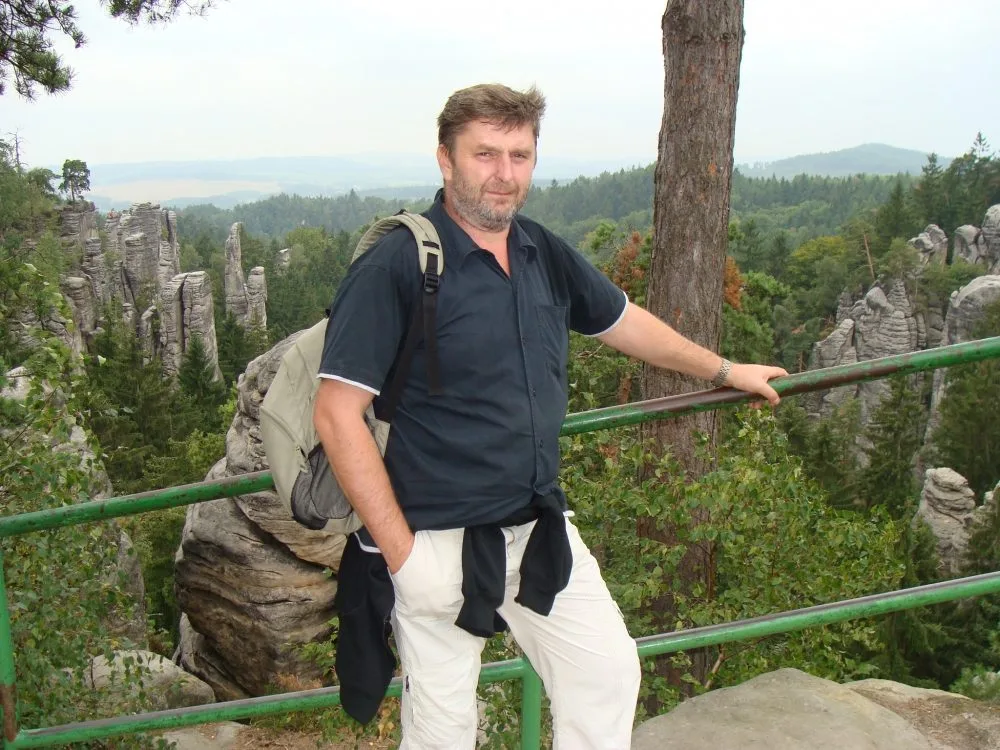 Milan Feranec se aktivně věnuje kolektivním sportům, ovšem rád se vydá i na túru.