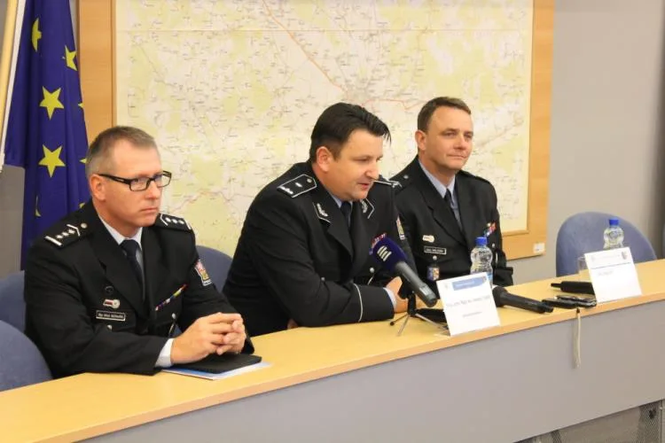 brig. gen. Mgr. Bc. Tomáš Tuhý a plk. Ing. Libor Krejčiřík, zdroj: ČTK