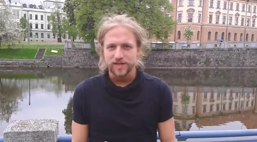 Tomáš Klus zdraví čtenáře Olomoucké Drbny a zve na svůj koncert