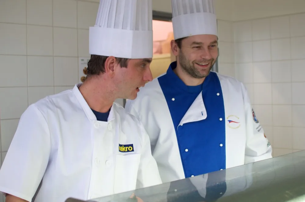 Tomáš a Josef, vedoucí oddělení koloniálu a masa