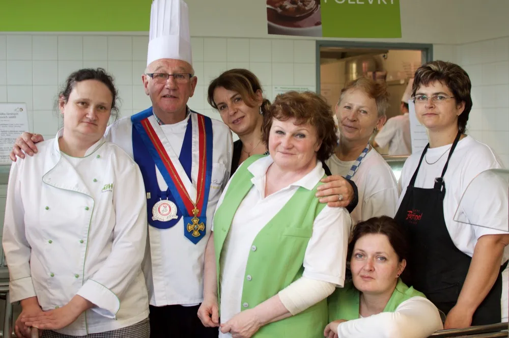 V olomouckém Makru slavili den kuchařů, dámám z kuchyně připravili degustační menu