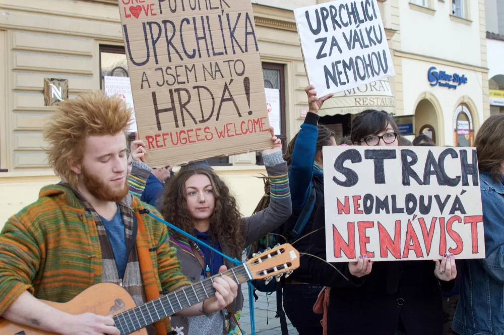 Piráti: Je šokující, že se policie zabývala námi a ne nebezpečným neonacistickým pochodem nenávisti