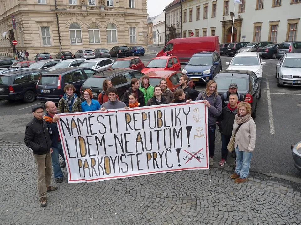 zdroj: Facebook "Náměstí Republiky lidem - NE autům