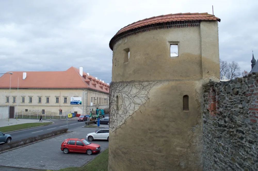 Drbna historička: Řekni, kde ty hradby jsou?