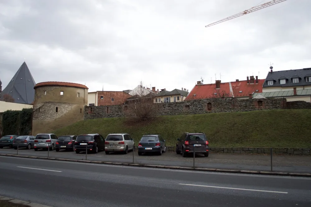 Drbna historička: Řekni, kde ty hradby jsou?