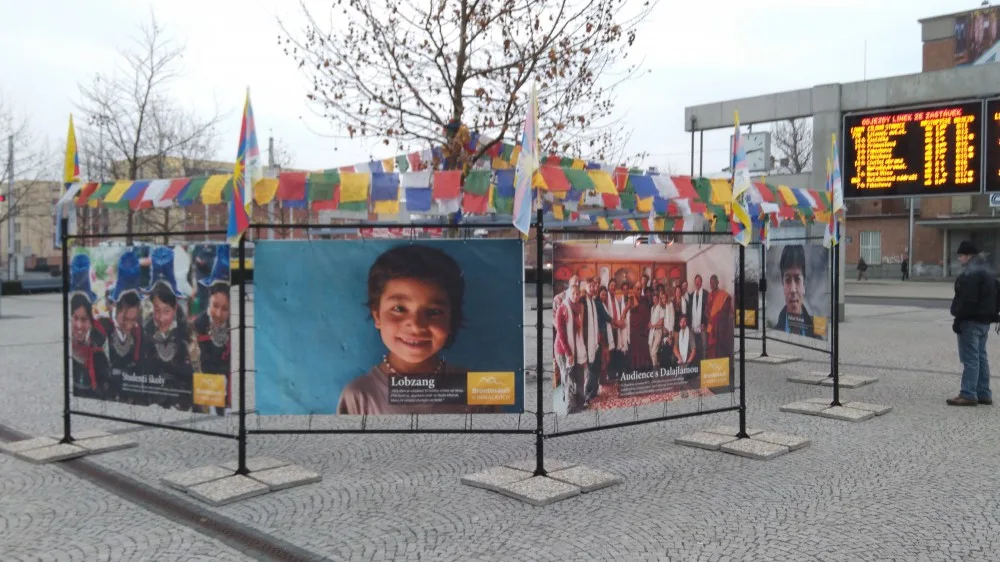 #drbnohled od Davida: Zastavte se na chvíli před olomouckým nádražím u fotografií z Tibetu