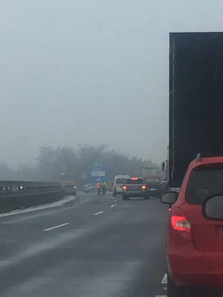 #drbnohled od Simony: Tři hodiny v zácpě. Takto dnes vypadala situace na dálnici u Prostějova