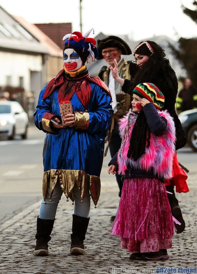 V Chomoutově vzkřísili tradici masopustních průvodů
