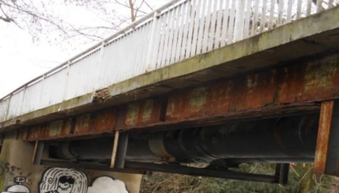 Nejen tramvajové tratě čeká změna. Opravovat se budou také silnice, chodníky a mosty