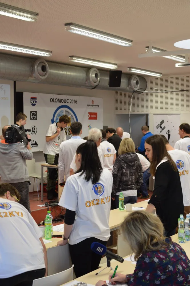 Olomoučtí studenti se živě spojili s vesmírnou stanicí ISS a vyzpovídali astronauta Tima Peaka