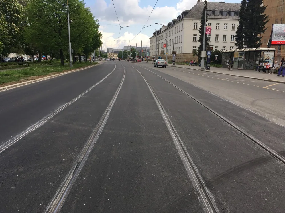Uzavírka je u konce, úderem jedné hodiny po poledni projedete úsekem Tržnice – Okresní soud