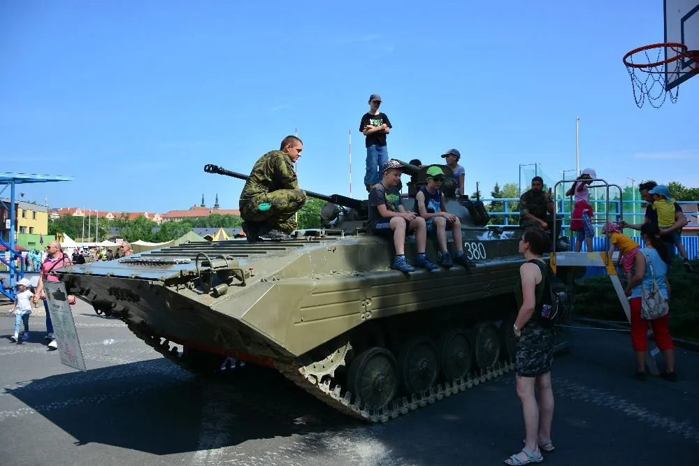 GALERIE: Dětský den s armádou na Lokotce se vydařil, koukněte na fotky