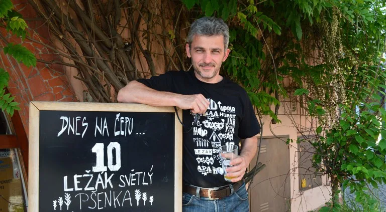 Existuje přes 100 pivních stylů, v Česku zatím známe pouze tři, říká Jiří Omelka z pivovaru Chomout