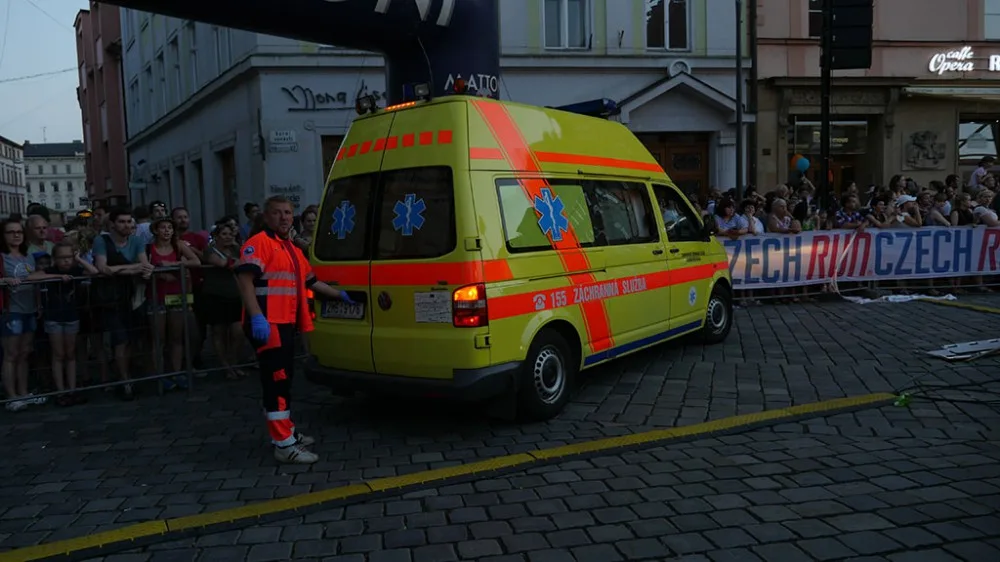 VIDEO:  Během půlmaratonu záchranáři ošetřili přes sto závodníků, třetina skončila v nemocnici