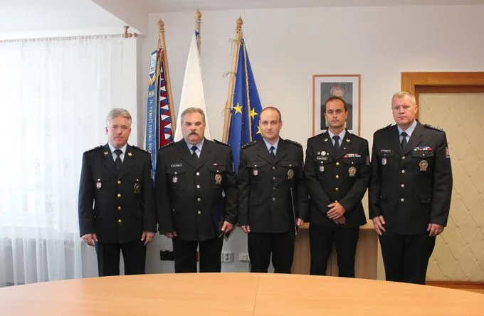 Foto zprava: plk. Mgr. Tomáš Landsfeld - ředitel, nprap. Josef Brisuda - policista, prap, Petr Grus - policista, npor. Ing. Martin Benešl – vedoucí Obvodního oddělení Litovel, plk. Mgr. Jiří Musil – vedoucí ÚO Olomouc