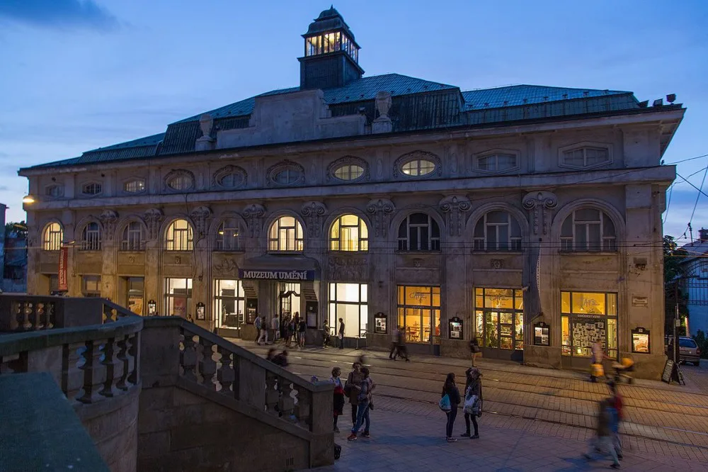 Muzeum_moderního_umění_Olomouc-večerní