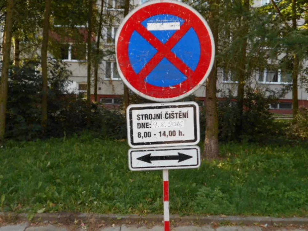Upozornění na blokové čistění ulic
