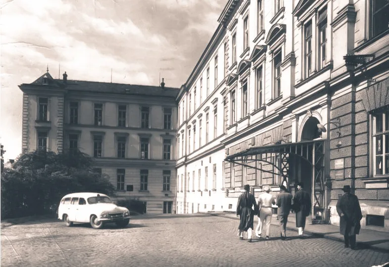 Fakultní nemocnice oslaví 120 let fungování ve velkém stylu. Přijďte dnes na Horní náměstí