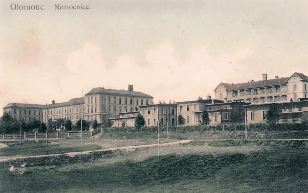 Fakultní nemocnice oslaví 120 let fungování ve velkém stylu. Přijďte dnes na Horní náměstí