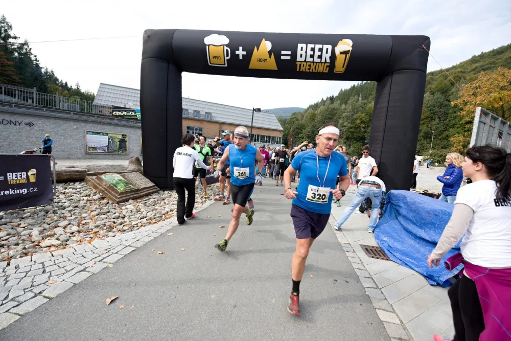 V sobotu se v Koutech koná již tradiční Beer Treking. Kombinuje pití piva a pěší závod v kopcích
