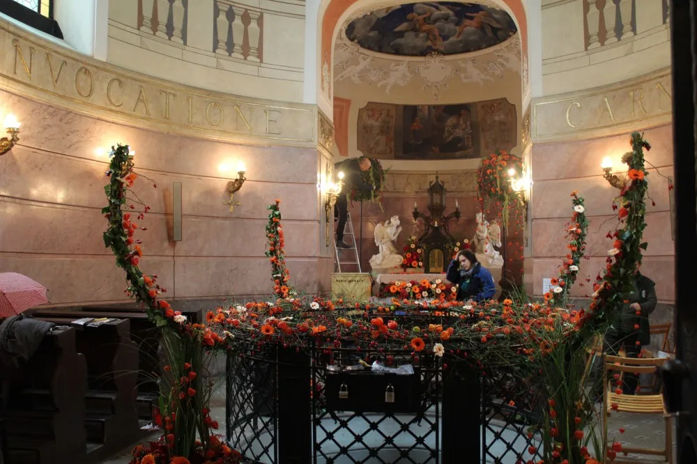 FOTOGALERIE: Olomoucké památky rozkvetly květinami, podívejte se na tu krásu